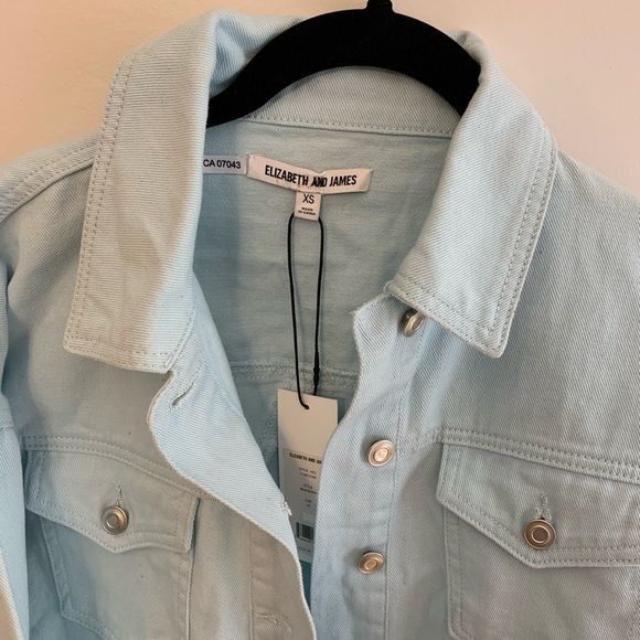 NWT Elizabeth and James Cropped Denim Oversized Fit Jean Jacket - Picture 3 of 10